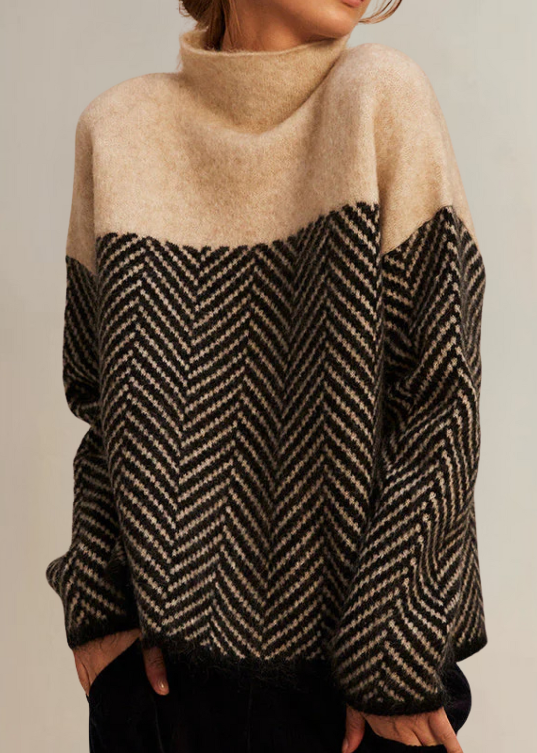 Jersey Elegante de Cuello Alto