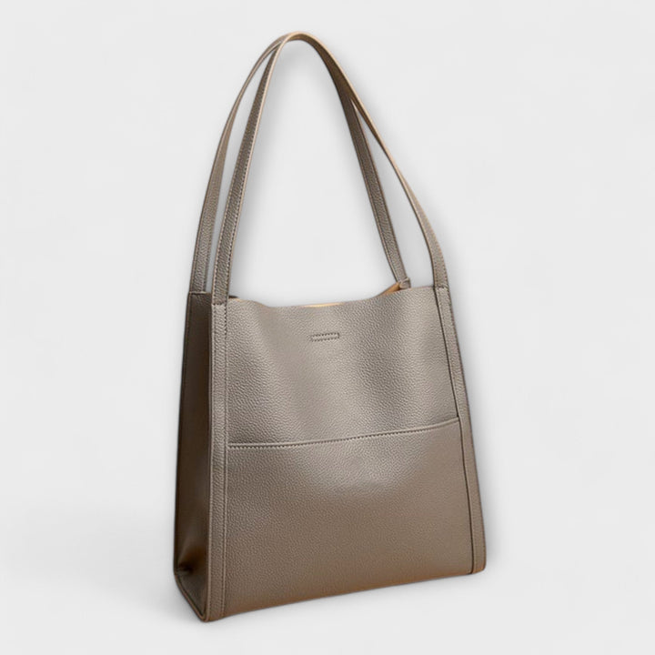 Bolso de piel hecho a mano