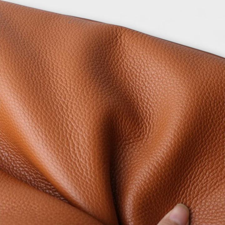 Bolso de piel hecho a mano