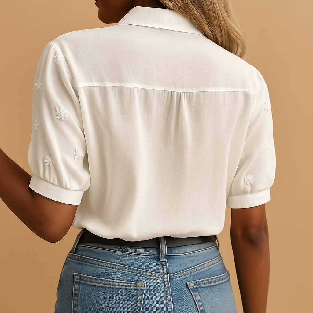 Blusa blanca con cuello