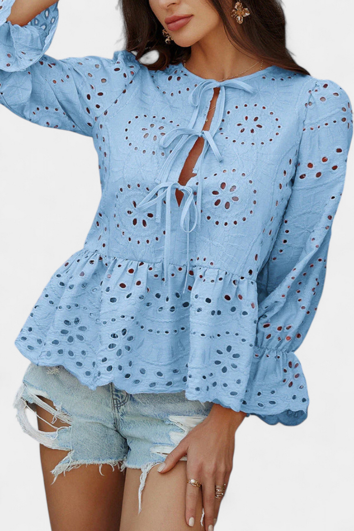 Top Kayden con Encaje Delicado y Corte Fluido